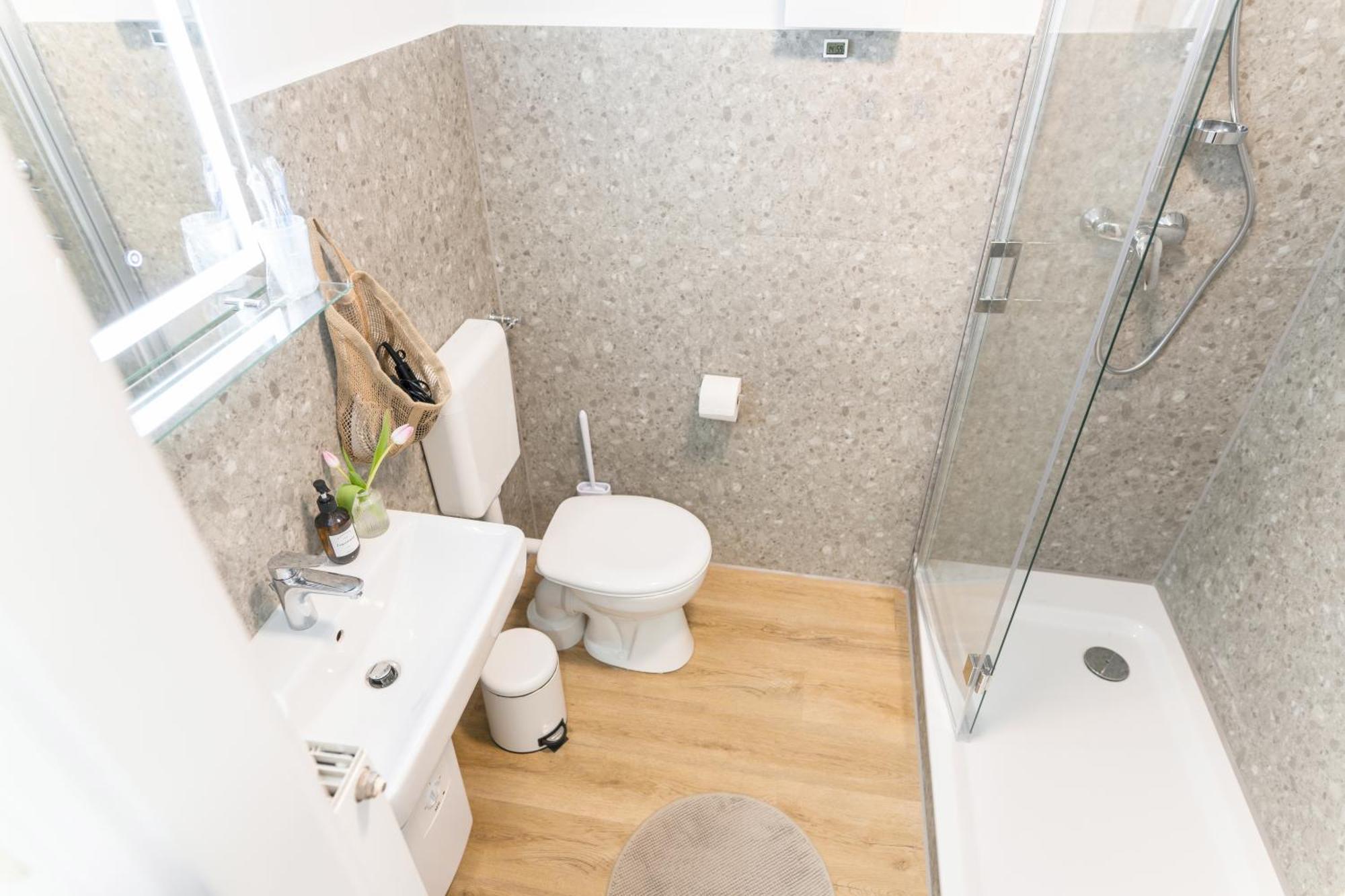 Wolfsburg Innenstadt - Happyhome - Direkt In Der Porschestrasse, 5 Personen & Kind, 3 Zimmer المظهر الخارجي الصورة